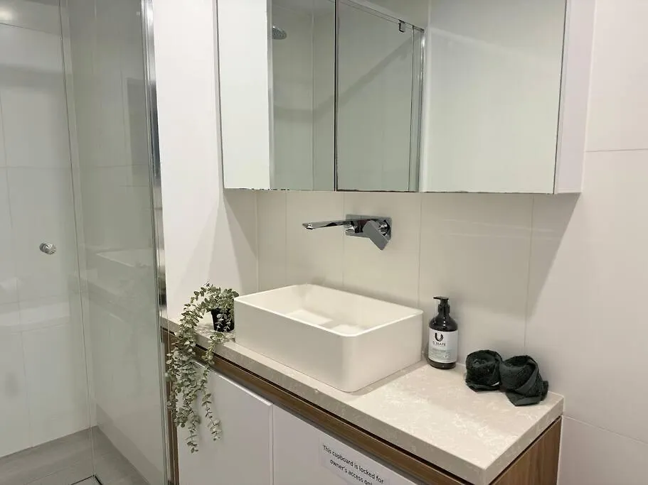 Deluxe 2Bd Apt With Infinity Pool Brisbane 0*,